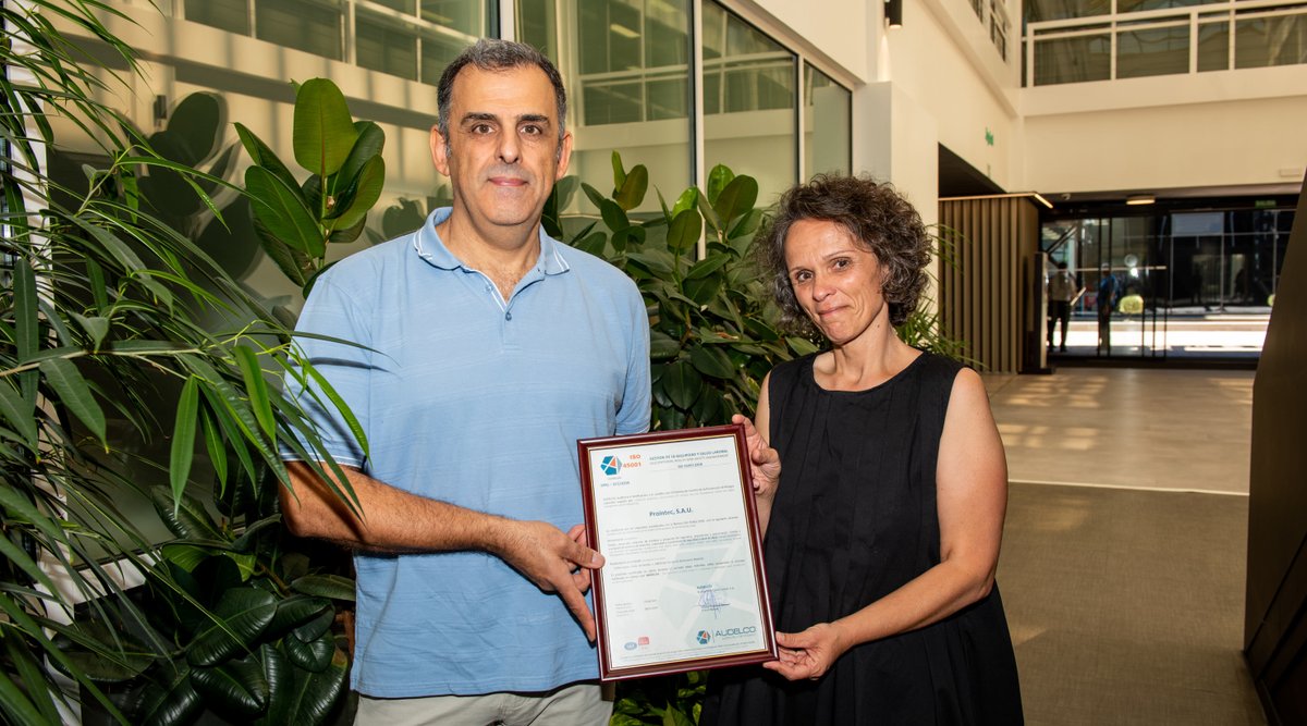 Estamos comprometidos con salvaguardar y proteger la #seguridadysalud de nuestros profesionales. Prueba de ello es que un año más hemos renovado la certificación #ISO45001, que acredita el cumplimiento del máximo estándar internacional en seguridad y salud en el trabajo