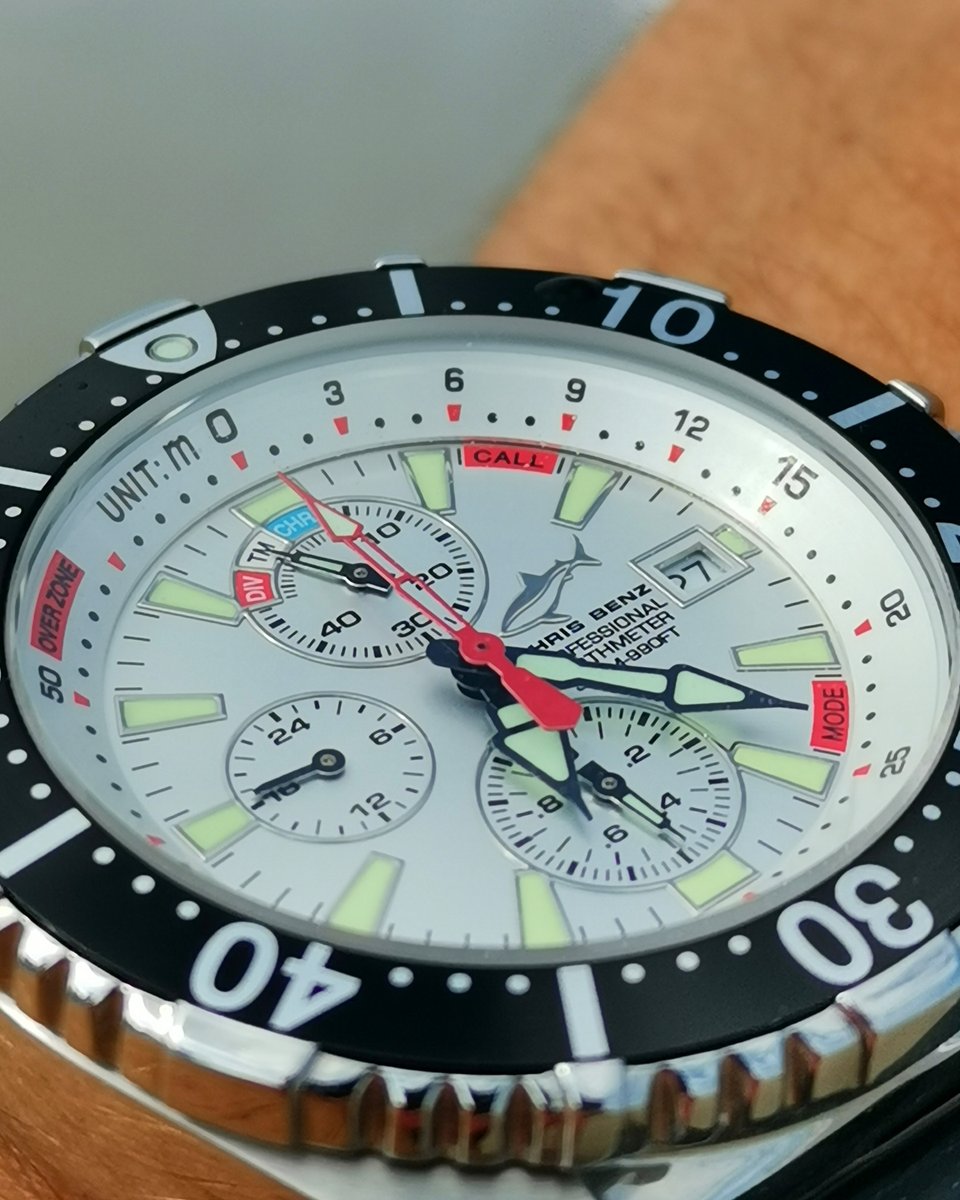 ChrisBenzWatch's tweet photo. #tgif and time to prepare for the weekend. What are your plans? πππ
#chrisbenz #chrisbenzwatches #sharkproof #depthmeter #divewatch #divechronograph #300m #30bar #waterresistant #sapphirecrystal #marinestainlesssteel #watchesfordivers #diverswatch #scubadiving #freediving https://t.co/1mv4hasf9f