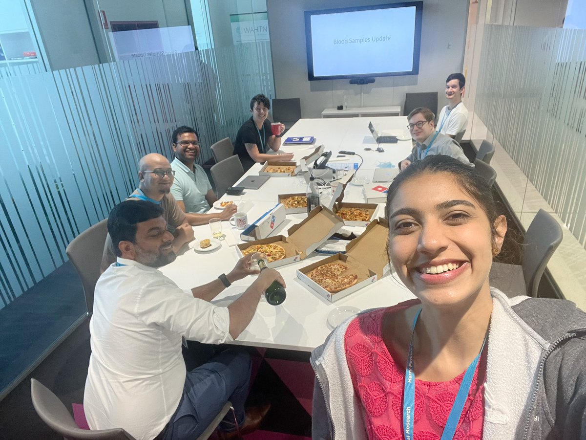 SharmaaLab's tweet photo. A late celebration for the recently published article from the lab (https://t.co/7IKneiPNxf) featuring @asharmaiisc &amp; @JenCurrenti !! What better way to celebrate other than champagne &amp; pizza on a Friday afternoon 🥂🍕 https://t.co/A0JDjFMoP9