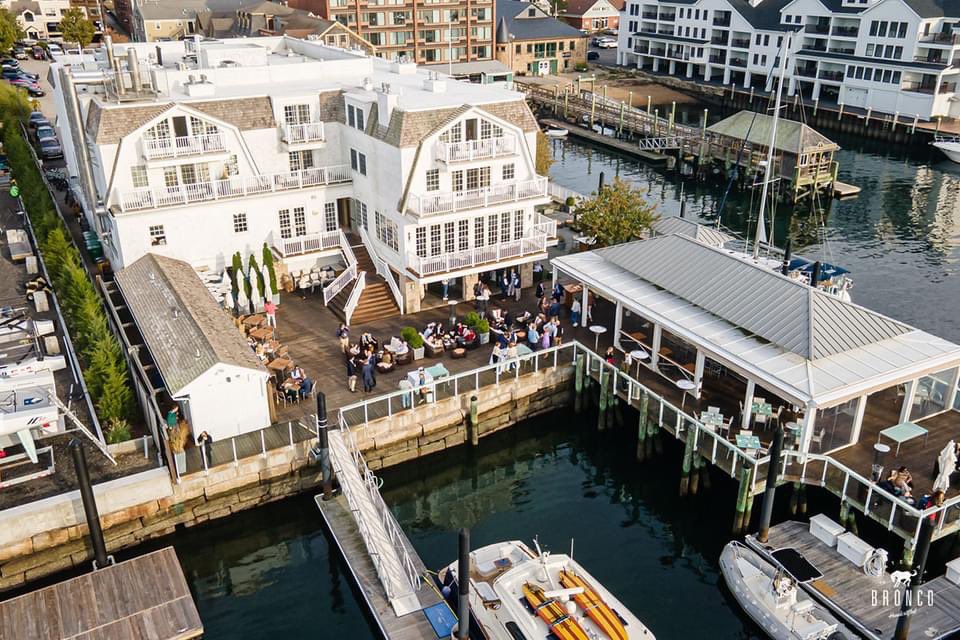 GatewayBronco's tweet photo. What a fantastic start to Motor Week with Wine by the Water at the Newport waterfront. It was such a pleasure to meet and talk custom vintage Broncos with car enthusiasts from around the globe with our friends at @SpecialOpsTF.
#gatewaybronco #ACMW #ACMW2022 #audrainconcours https://t.co/fihKvEog07