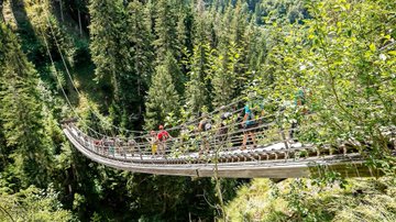 STMediaCH's tweet photo. Auf 2000 Jahre alten Saumpfaden durchs #Bündnerland wandern!
Die grossartige #ViaSpluga!
65 Kilometer auf historischen Wegen durch Schluchten und über Alpenpässe!
Top-Pauschalangebote mit Gepäcktransfer!
@Graubunden
https://t.co/Ivp72HcOtM
https://t.co/6CTKqUbSnf https://t.co/QJfFyv5fmk