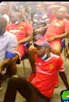 Izi picha za sunday mnatoa wapi😂😂💔