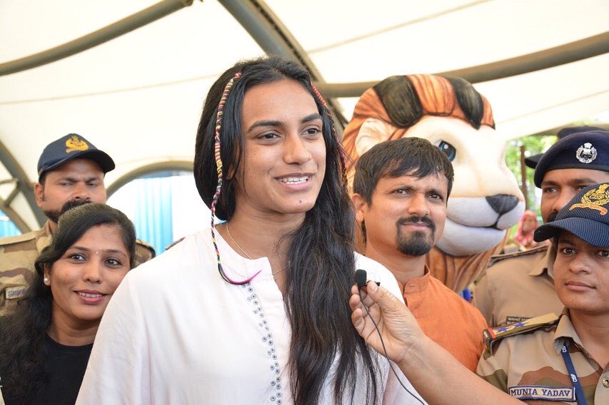 Nat_Games_Goa's tweet photo. India’s Badminton 🏸ace P V Sindhu received a warm welcome at Surat airport
#36thNationalGames #NationalGames #NationalGamesGujarat #PVSindhu #badminton #judegaindiajitegaindia
@Media_SAI @sanghaviharsh @sagofficialpage @Pvsindhu1 @MySuratMySMC https://t.co/t3n2n57k4L