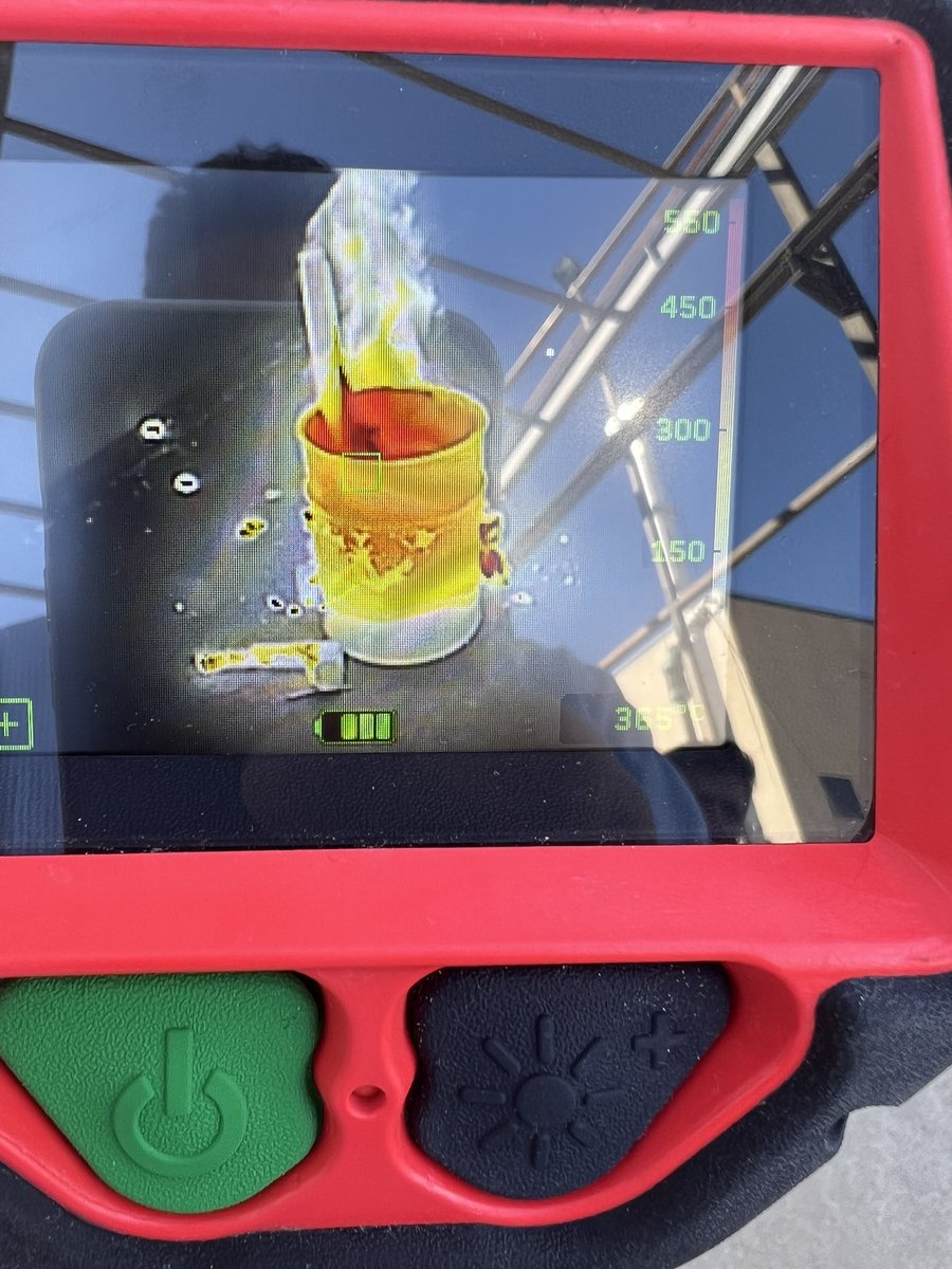 SEEK_Spain's tweet photo. ¿Conocéis esta nueva cámara de Seek? @seekthermal #SEEK #AttackPRO #TIC #BOMBEROS Mirad que resolución tiene en la imagen https://t.co/6hGQv60Qrh