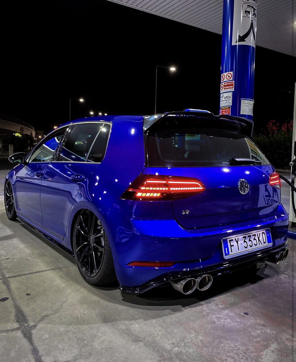 Golf R