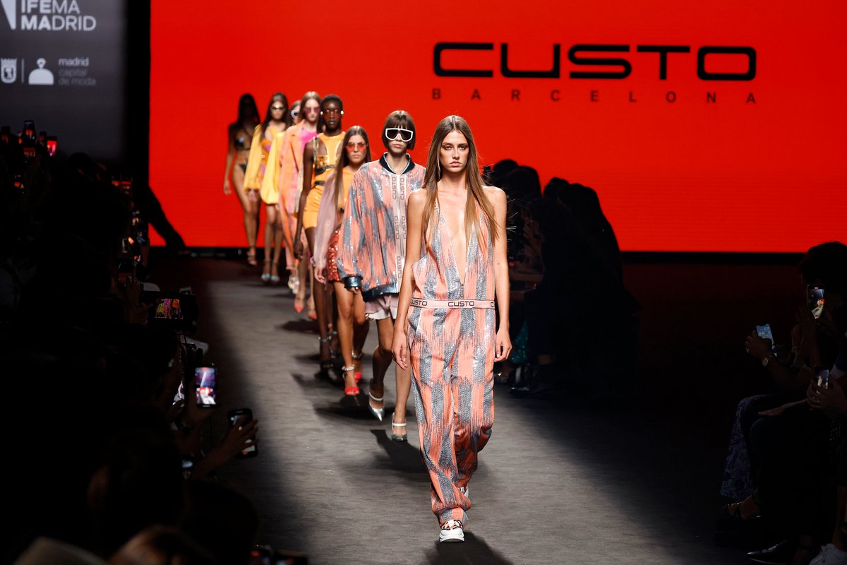 ElencoAv's tweet photo. Recinto Ferial de @IFEMA MADRID . Excelente trabajo de nuestro equipo técnico en Mercedes-Benz Fashion Week Madrid 2022
📷@IFEMA MADRID
#elencoaudiovision #ifema #ifemamadrid #mercedesbenzfashionweek #pasarela #equipotecnico https://t.co/jmWd9i7xgw