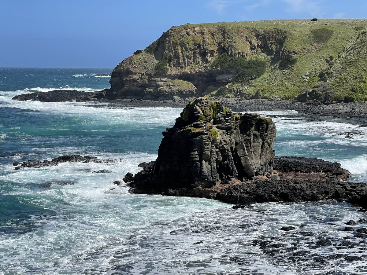 AMacGlac's tweet photo. Scoping out a new @MonashEAE Mornington Peninsula field trip with this dream team - @avifollow @adamjohnkessler @SeftonGeo @ProfAndyTomkins @RuthReef https://t.co/rBBwLFp99o