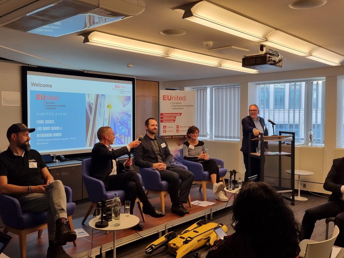 EUnited_EU's tweet photo. A big thank you to our fantastic speakers at @EUnited_EU's #paneldebate on 28 September on the future of the European #robotics industry🤖
A lively set of discussions from a diverse panel from the industry and institutions, followed by a networking dinner and live robot demos! https://t.co/WhMAHKAKiH
