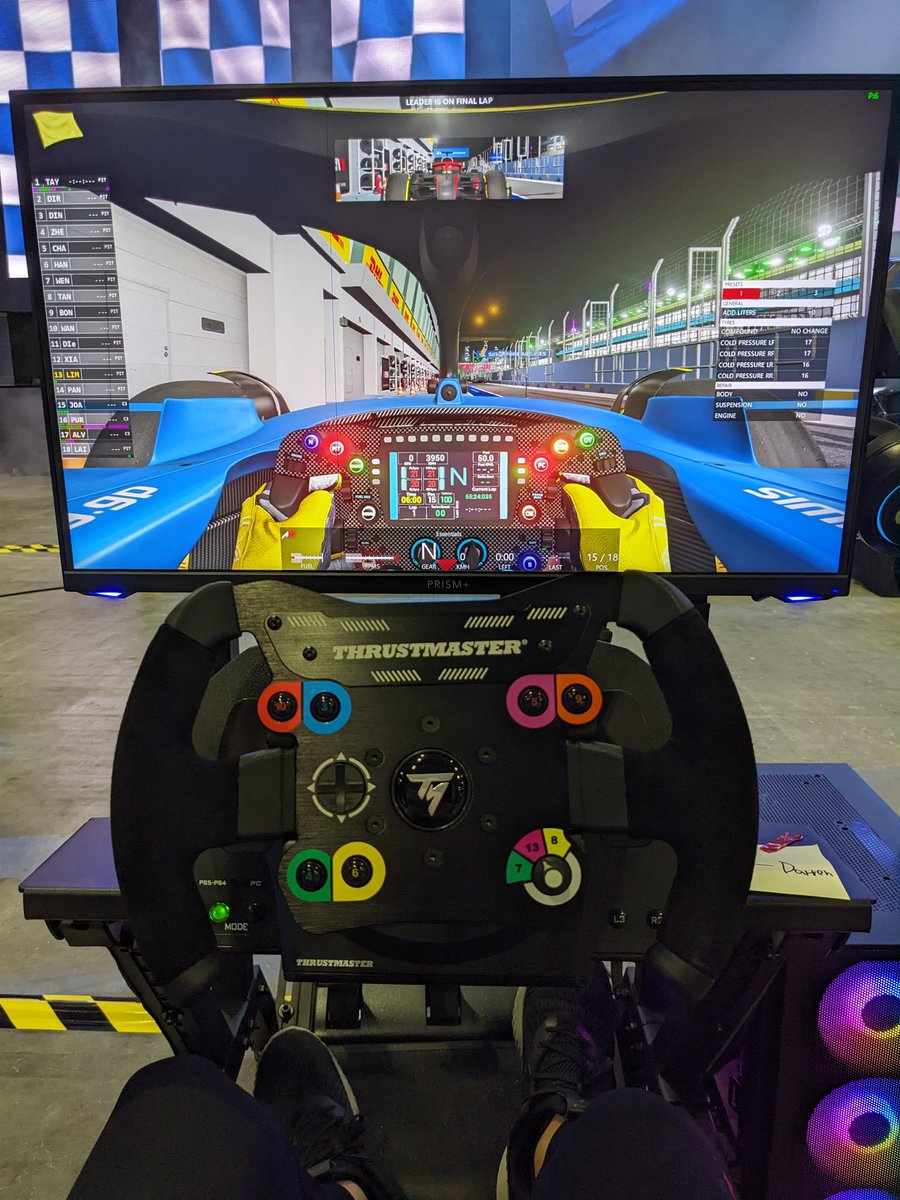 DeQueue94's tweet photo. Training non-stop to be this weekend's Singapore Grand Prix backup driver ๐๐๏ธ #FormulaOne #Singapore #GrandPrix #TeamMBS #Motorsport #Racing #Simulation #esports https://t.co/xx9aI4GYyl
