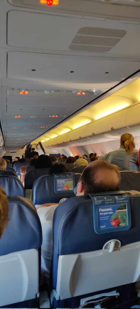 Llegamos a la hora de retraso y todo esto encerrados en el avión 10/10 <a href="/AirEuropa/">Air Europa</a>