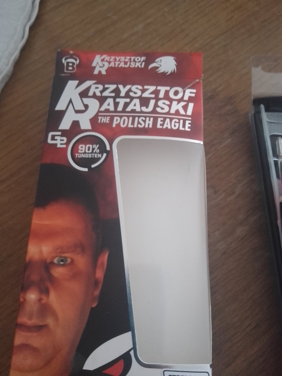 Habe mir gestern neue Darts gekauft von Krzysztof Ratajski @thepolisheagle, sind sehr gut zu Spielen.