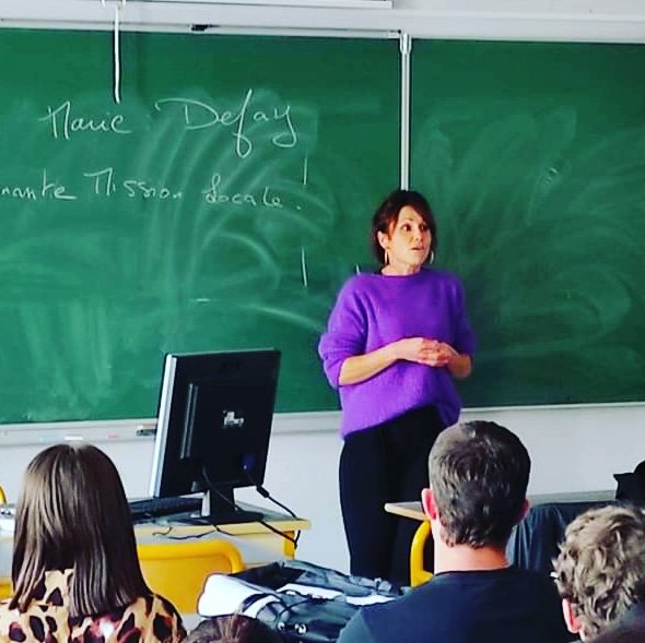 ESSJC43's tweet image. MERCI à Marie DEFAY de son intervention auprès des lycéens de 1ère MCV / métiers du Commerce et de la Vente. Quelle attitude pour se présenter en stage ? Quels outils ? Quelles ressources ? Quels partenaires ? En quoi la Mission Locale peut-elle être partenaire ?
#missionlocale