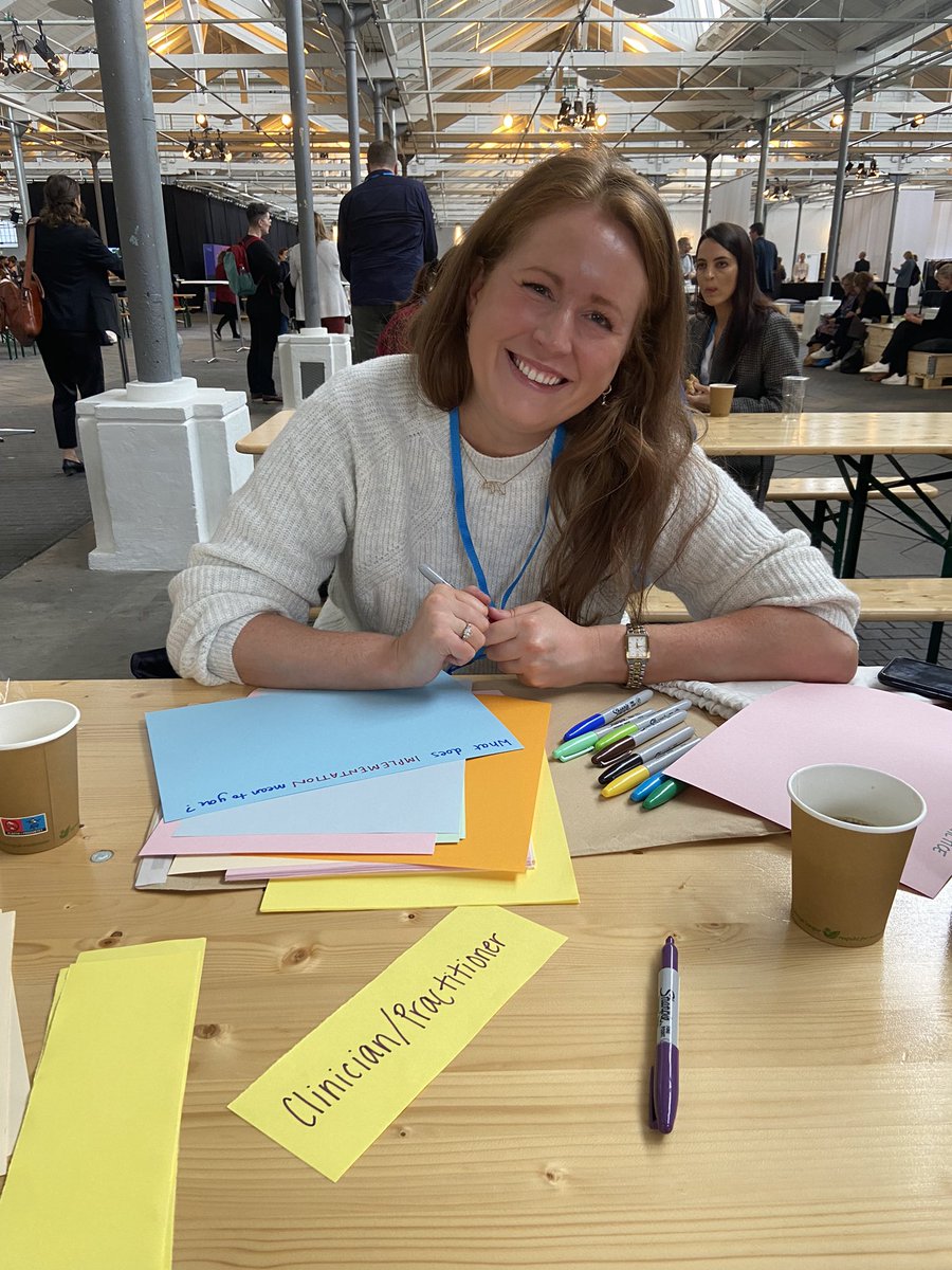 oxwell_study's tweet photo. The room at @iaymh #iaymh2022 is buzzing with ideas & inspiration!
Today @emma_soneson presented @oxwell_study ‘Happier during Lockdown’ (https://t.co/3sWZOmUKJR) at a round table discussion & @DrHollyBear will present on #mentalhealth #implementation tomorrow! https://t.co/aqEXtg9Oh8