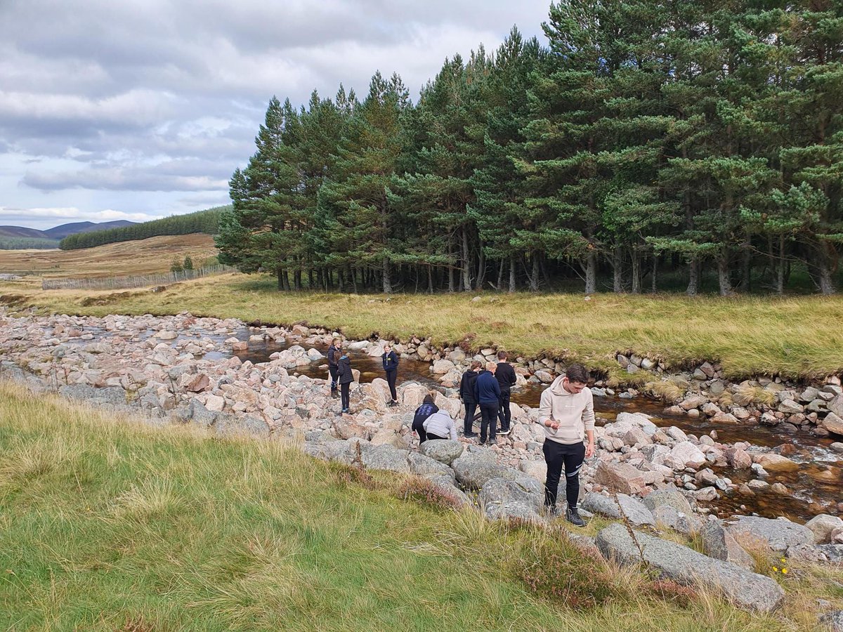 mintlawsocsub's tweet photo. 3/3 The Higher class were in the @cairngormsnews  Ballater, Loch Muick &amp; Burn O'Vat to gather data about Glaciation, Land Use and Rivers https://t.co/qrvlQ9ambk