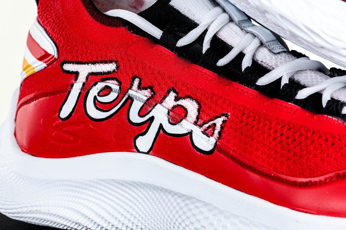 AD_DamonEvans's tweet photo. Breaking out these custom beauties tomorrow!
Thanks, @SwaggyLloydd!
#OneMaryland
𝒯erps https://t.co/SGLk7YAYZD