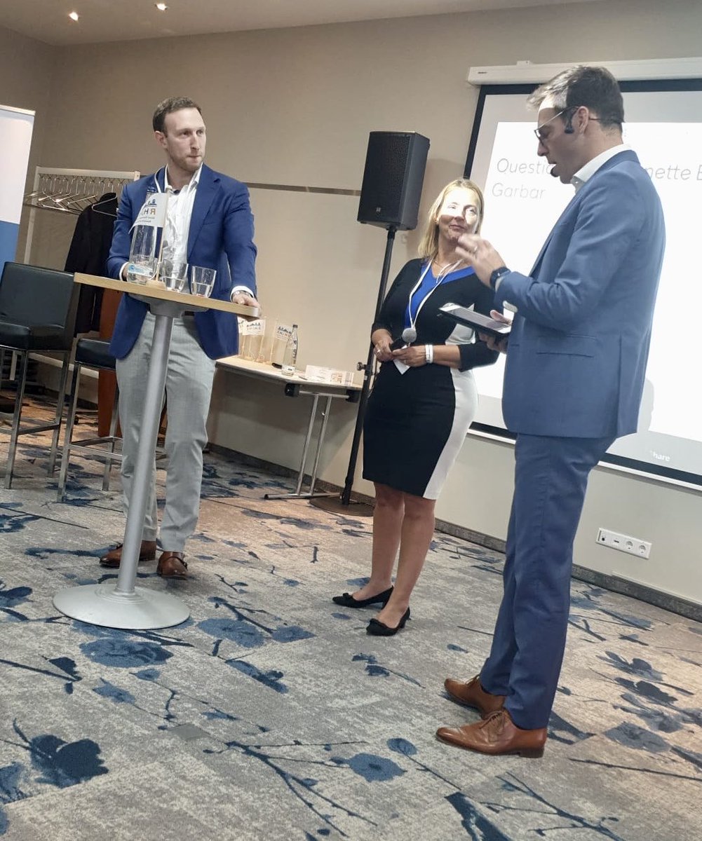 Na de tour door de ⁦@duisport⁩ de eerste sprekers, <a href="/baljeu/">BB Baljeu</a>, Alexander Garber, Lucia Luijten &amp; Philippe Grulois 💚 #Rh2ine