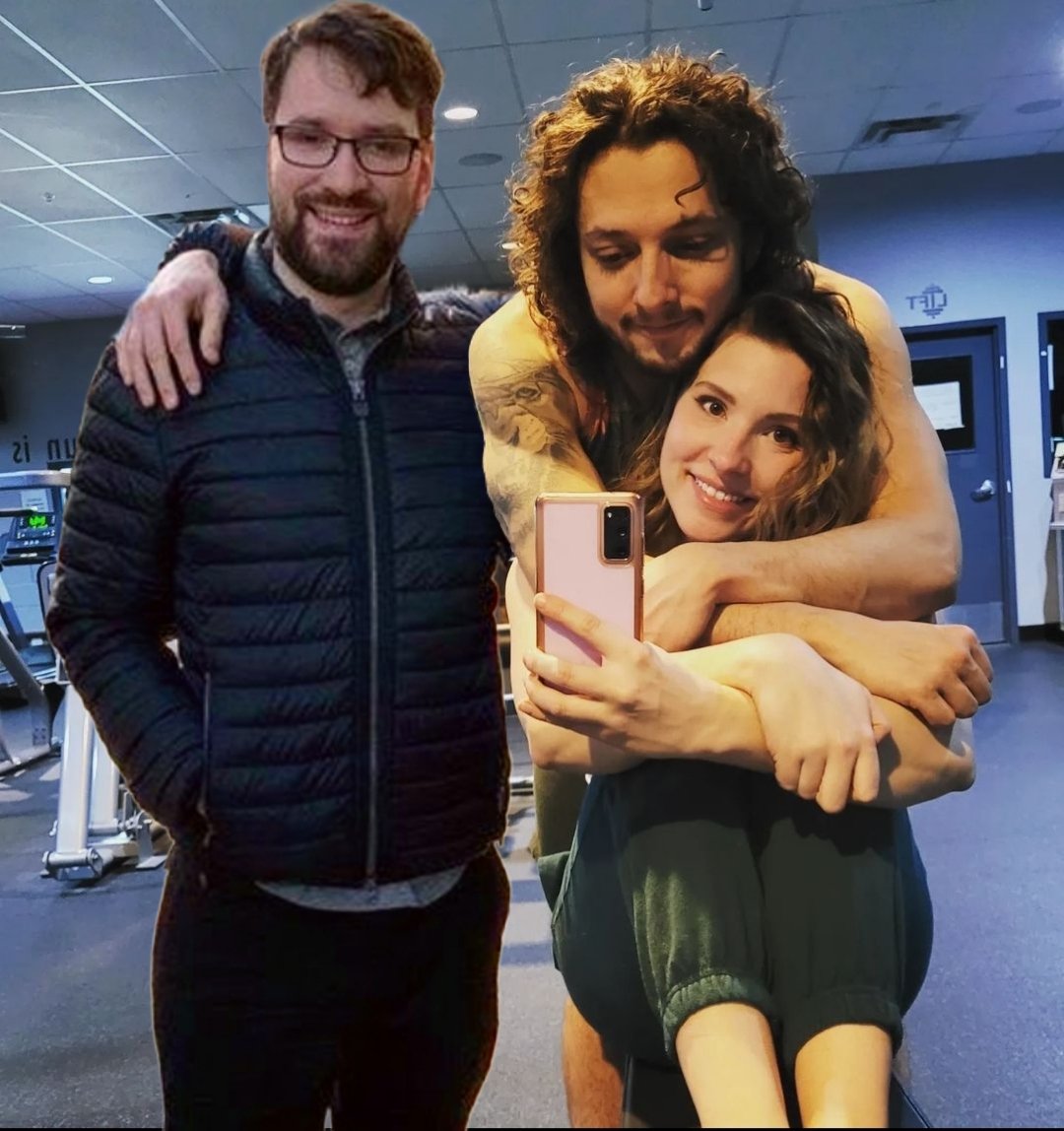 JraykeMedia's tweet photo. @notsoErudite @TheOmniLlberaI but who's hand is that?? https://t.co/91ORfqLOCK