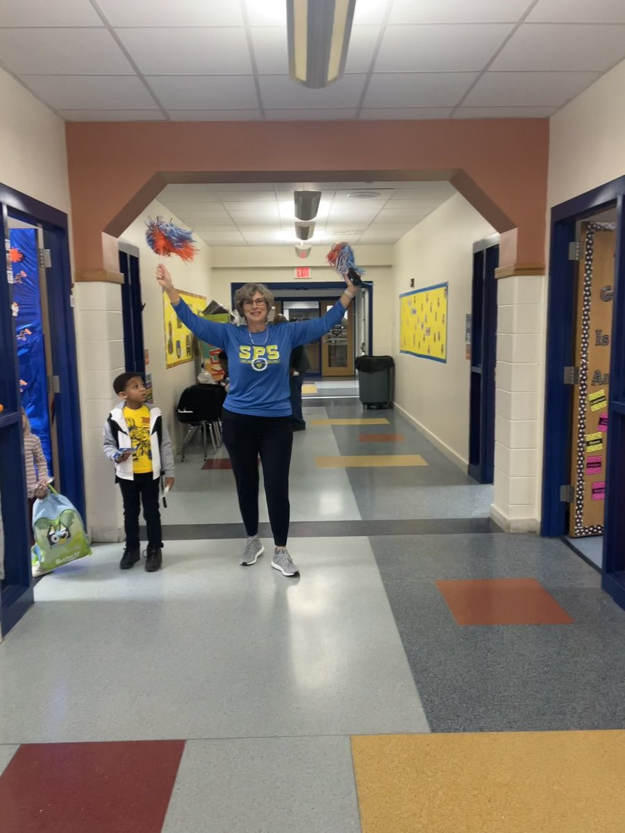 jlars013's tweet photo. Our @SPSWellness lead cheering down the halls for tomorrow. @CESg8trs @SufVAschools 
#BuildingTheBestSPS #SPSBackAndBetter #SPSK12Proud #Gr8G8rs #GrowingGreatGators #UR1Gr8G8r https://t.co/GPlMjYHqi1