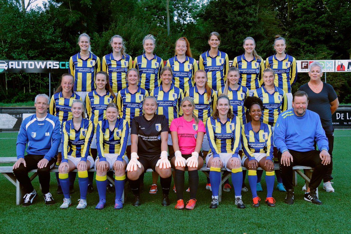 BeQuickDokkum's tweet photo. MORGEN MATCHDAY ⚽️ |

Morgen wil @BeQuickDames1 🟡🔵 de mooie competitiestart een goed vervolg geven in de uitwedstrijd tegen @vvwinsumvr1 @vvwinsum. 

Succes 💪🏻!

🛡 Landelijke 1e Klasse B
🆚 VV Winsum VR1
🕒 15:00 uur
🏟 Sportpark Winsum-West https://t.co/mrz4eJ53S4