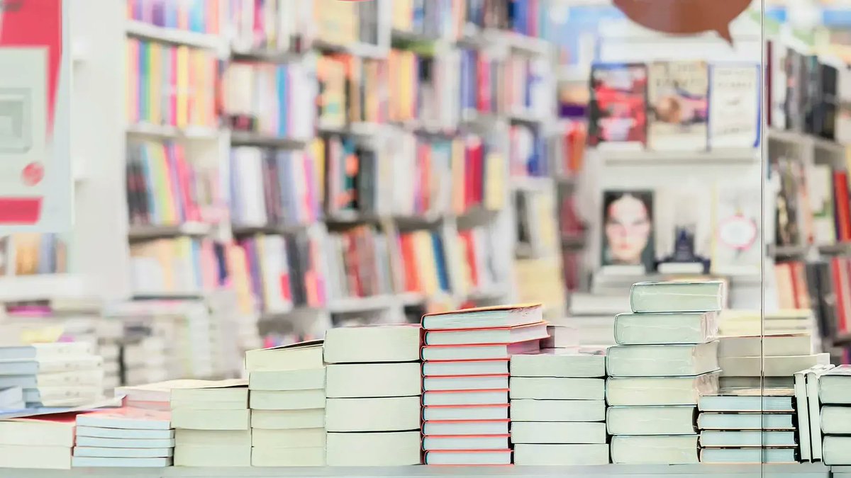 thebookseller's tweet image. "I am delighted All Stories is able to continue to support writers from underrepresented groups who’d otherwise be unable to afford such opportunities"

@AllStoriesWrite announces the next cohort of writers for their mentorship scheme.

Read more: buff.ly/3BWhMMD