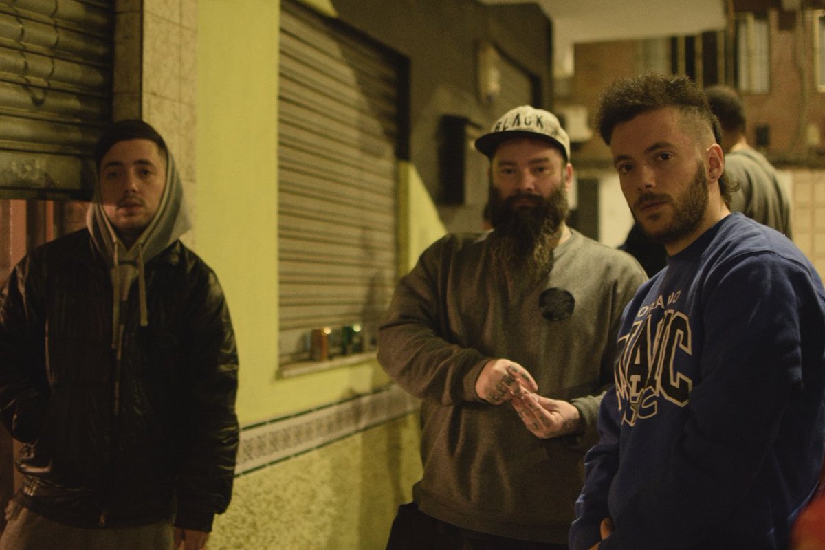 museorusomalaga's tweet photo. ¡Mañana despedimos #UrbanWeekend con Dolores y Mazmorras!
Hide Tyson, Sokez y Trozos de Groove actuarán en nuestro auditorio a las 20:00 horas.
➡️Recuerda que el concierto es gratuito pero tienes que recoger la invitación a partir de las 15:30h. en la recepción del museo. https://t.co/4ek4WukyoA