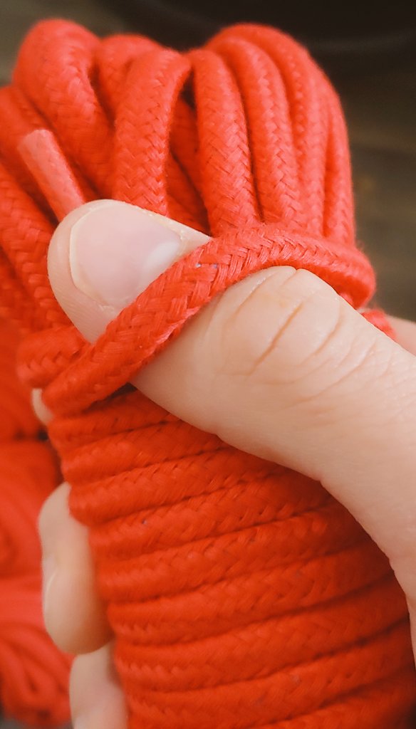 Oni_Ropes's tweet photo. Du coton rouge pour changer un peu du chanvre ! https://t.co/LGRDMUoQq2