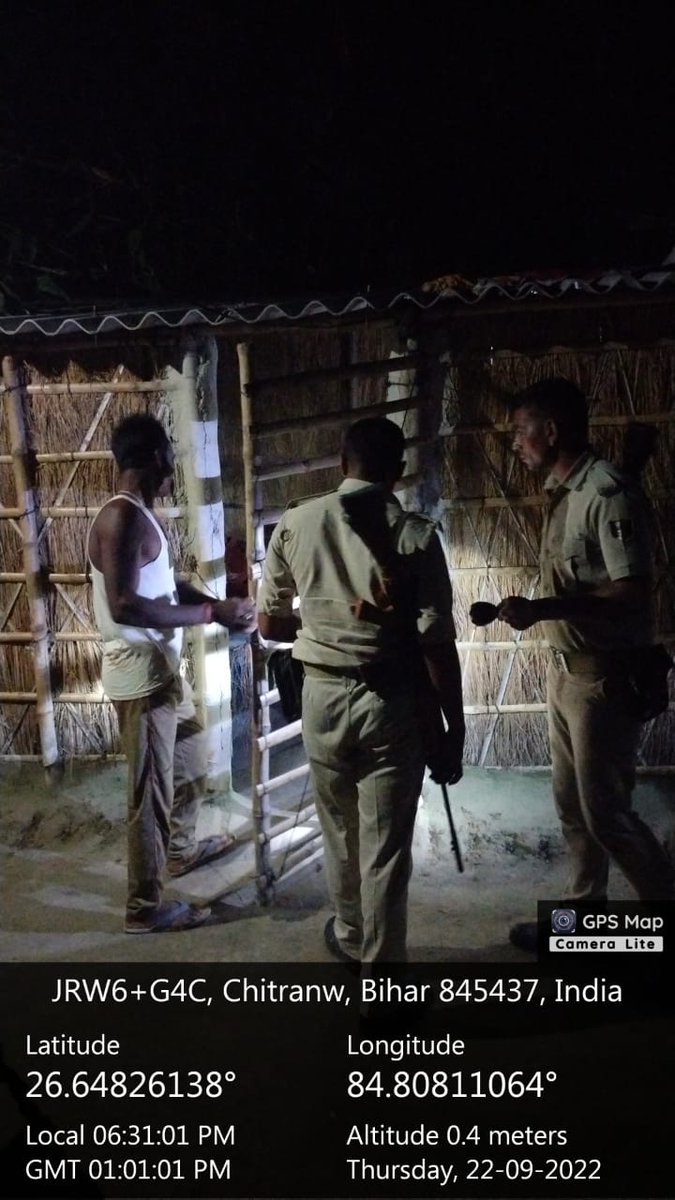 motihari_police's tweet photo. मोतिहारी जिला पुलिस द्वारा पिछले 24 घंटे में 105 गिरफ्तारियाँ की गयी हैं।
कोटवा और छौड़ादानों एसएचओ द्वारा 5-5 गिरफ्तारियाँ की गई हैं जिसके लिए एसपी डॉ @ipskumarashish द्वारा इन्हें पुरुस्कृत किया जाएगा। साथ ही, शून्य गिरफ्तारियाँ वाले थानाध्यक्षों से स्पष्टीकरण की माँग की गई है। https://t.co/XfpBxMaoha