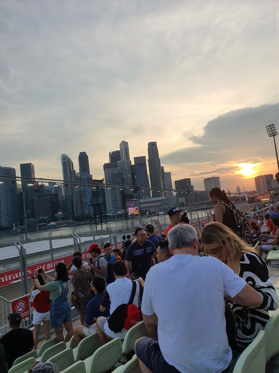 Rachelyhtan's tweet photo. Nice scenery and great seats. Can't wait for SGP F1 race. 😊

@F1 
#tracktv
#F1NightRace https://t.co/JoysuD2pAG