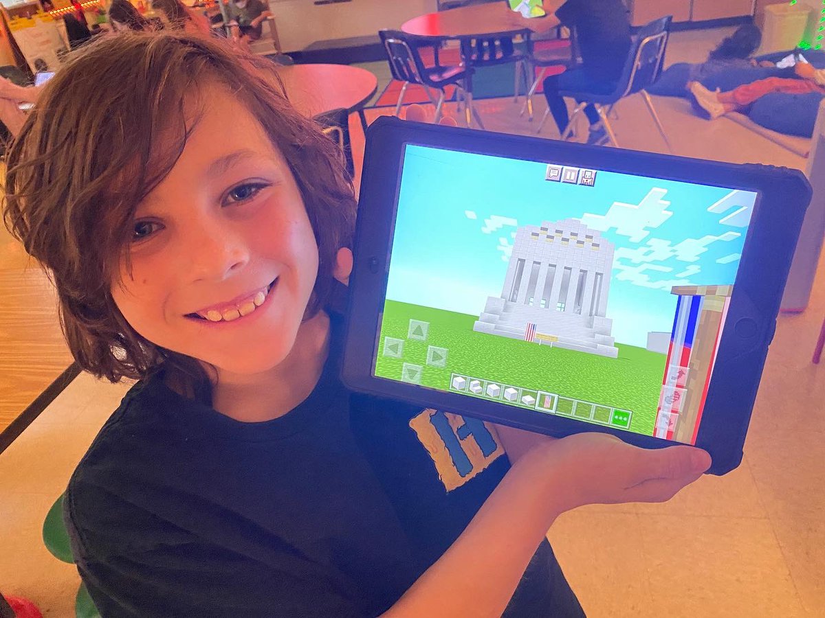 HFESCollaborat1's tweet photo. Learning about the 3 Branches of Government. Using Minecraft, they created the White House, Capitol and the Supreme Court. They labeled the branch that each building represents and were able to add facts about each branch.
@ITSCCSD @PlayCraftLearn #MinecraftEDU #ccsdconnectED23 https://t.co/ma4NJvgXL7