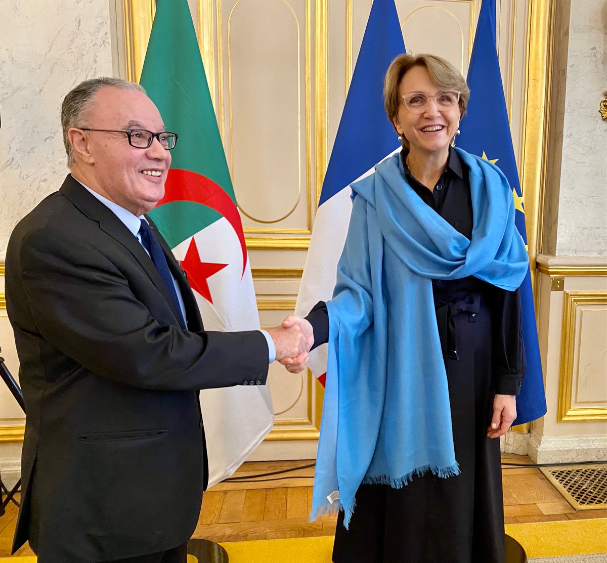 Échanges très riches avec mon homologue 🇩🇿 Amar Belani pour mettre en œuvre la Déclaration d'Alger pour un partenariat 🇫🇷🇩🇿 renouvelé signé par les chefs d'État le 27 août.
