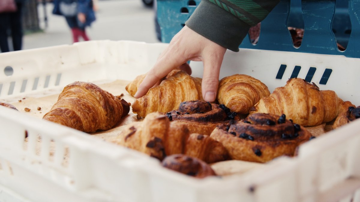 cdffarmersmkts's tweet photo. 🏴󠁧󠁢󠁷󠁬󠁳󠁿 ROATH FARMERS MARKET
📅 Every Saturday, come rain or shine
🕙 9.30am - 1pm 🐶 Dogs welcome
📍Mackintosh Sports Club, Keppoch Street
🛍️ Fruit, veg, pastries, eggs, meat, coffee &amp; more!

📝 For a full list of traders (updated weekly) visit:
https://t.co/5rW0bolrsD https://t.co/PnWvzflJFt