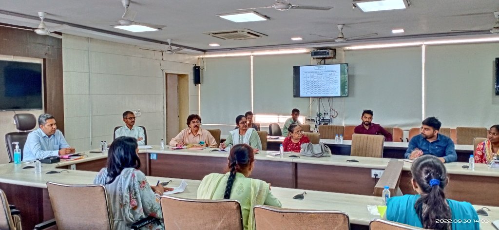 જિલ્લા કક્ષાની સ્ટીયરીંગ કમ મોનિટરિંગ બેઠક. જિલ્લામાં શાળાઓમાં રજીસ્ટર બાળકો, તે પૈકી કેટલા બાળકો મધ્યાન ભોજન યોજનાનો લાભ મેળવે છે તેમજ શાળામાં આપવામાં આવતા ભોજનની ચકાસણી,ગુણવત્તા તથા...
<a href="/CMOGuj/">CMO Gujarat</a> <a href="/pkumarias/">Pankaj Kumar</a> <a href="/jitu_vaghani/">Jitu Vaghani</a> <a href="/EduMinOfGujarat/">Gujarat Education Department</a>