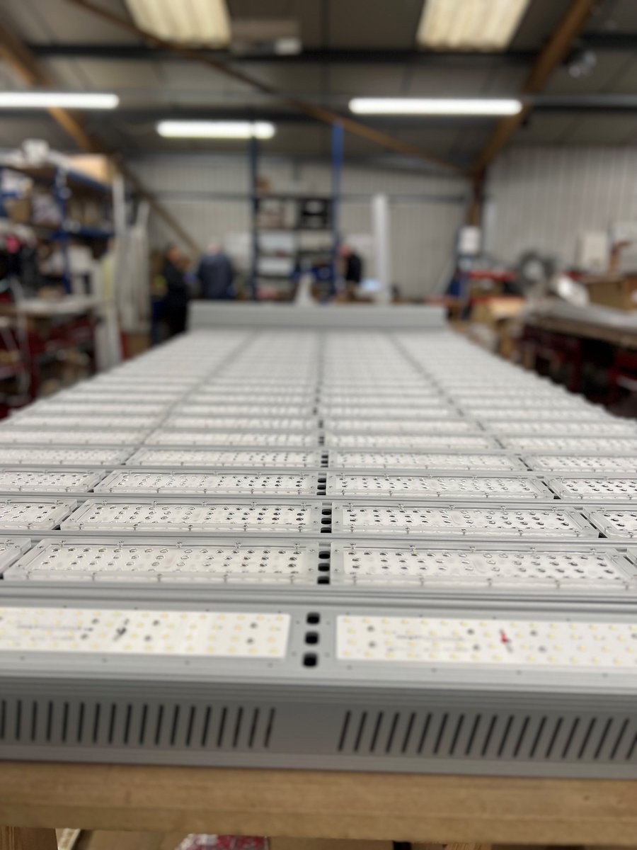 Our Longford high bay is in big demand at present. We build it from 50 to 500 watts of power with options of emergency, Dali and fixed/wireless  controls:smartsystemsuk.com/data_sheet_dow… #ledlights #led #ledlighting #lighting #lights #interiordesign #lightingdesign  #ledlight