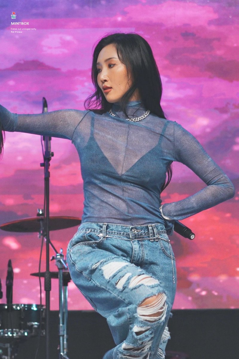 mintbox_0619's tweet photo. 220930 명지전문대 축제 프리뷰

#마마무 #화사 #Hwasa

죽겠어요….. https://t.co/Evi60bKrk0