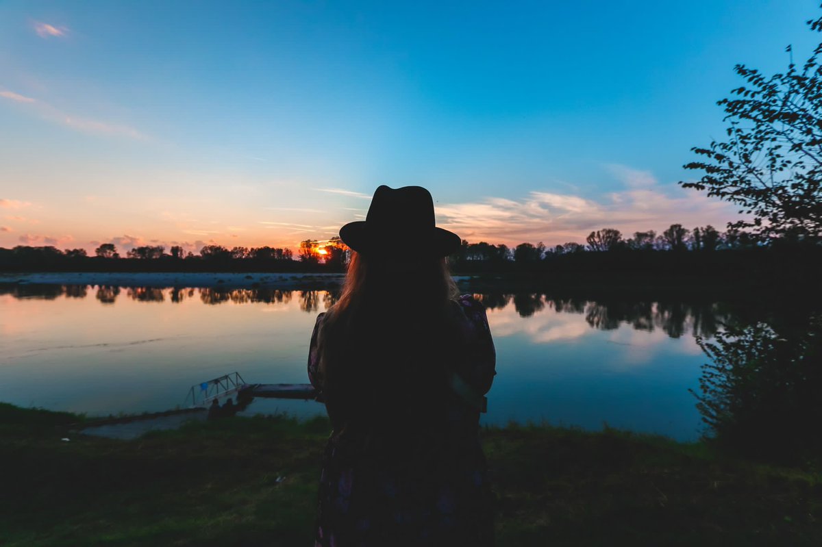 passportnstamps's tweet photo. From one side of #inemiliaromagna to another. Our #viaggioitaliano took us to Guastalla.

Lucky enough was on time for the best sunset ever over the Pó River.

Perfect aperitif spot ever!

Do you like these 📸?

@turismoER @ERTourism
#Travel #Italy
/AD https://t.co/3hc8ck2pvI