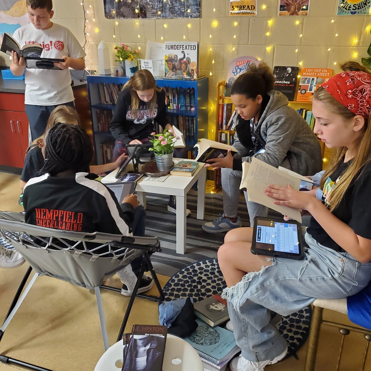 Today we are looking for evidence from the text to support each side in the Trial of Johnny Cade! We plan to reach a verdict on Monday. #TheOutsiders #wearereaders <a href="/hempfield/">Hempfield SD</a>