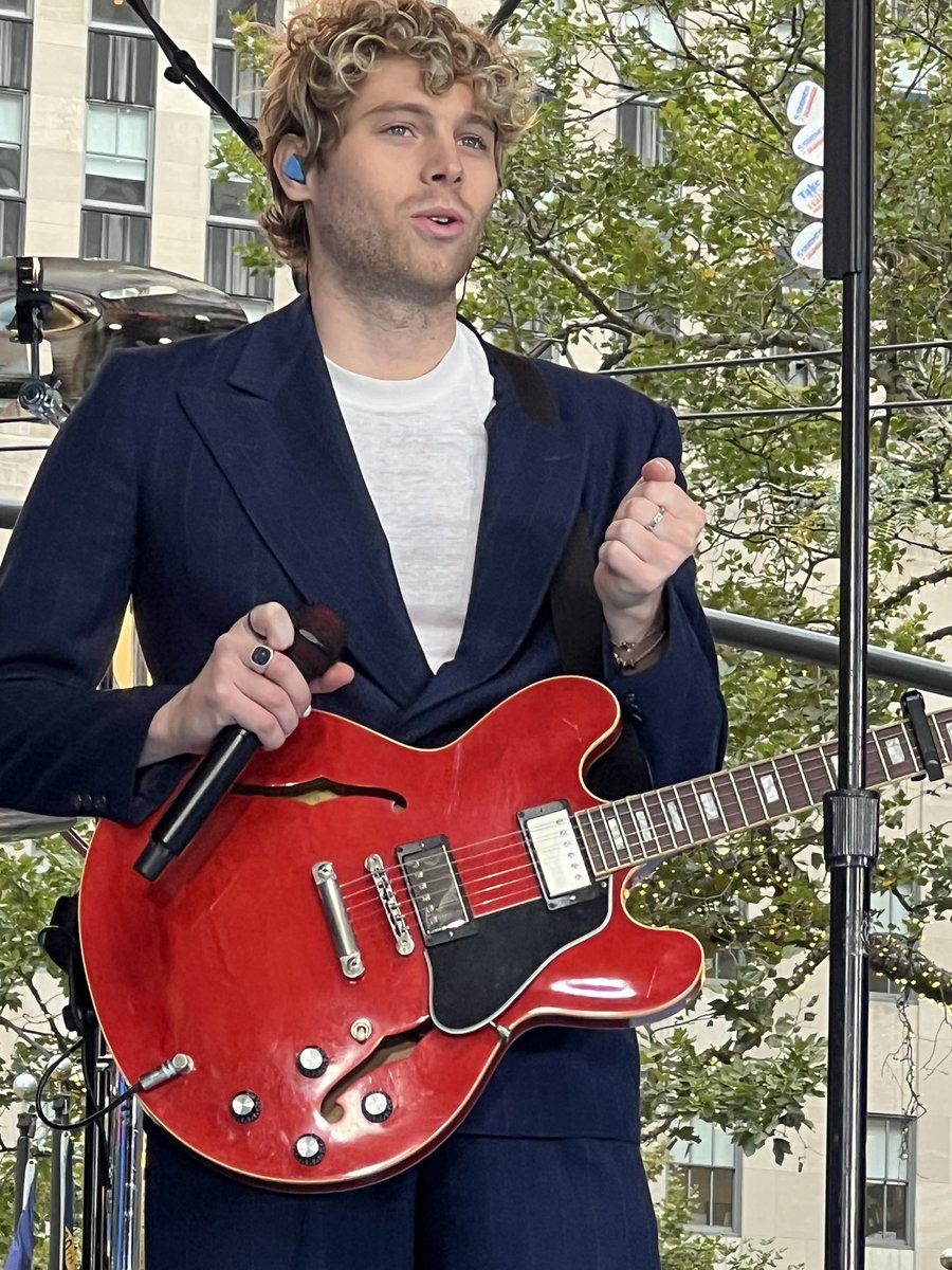 maria 🎰 tweet media