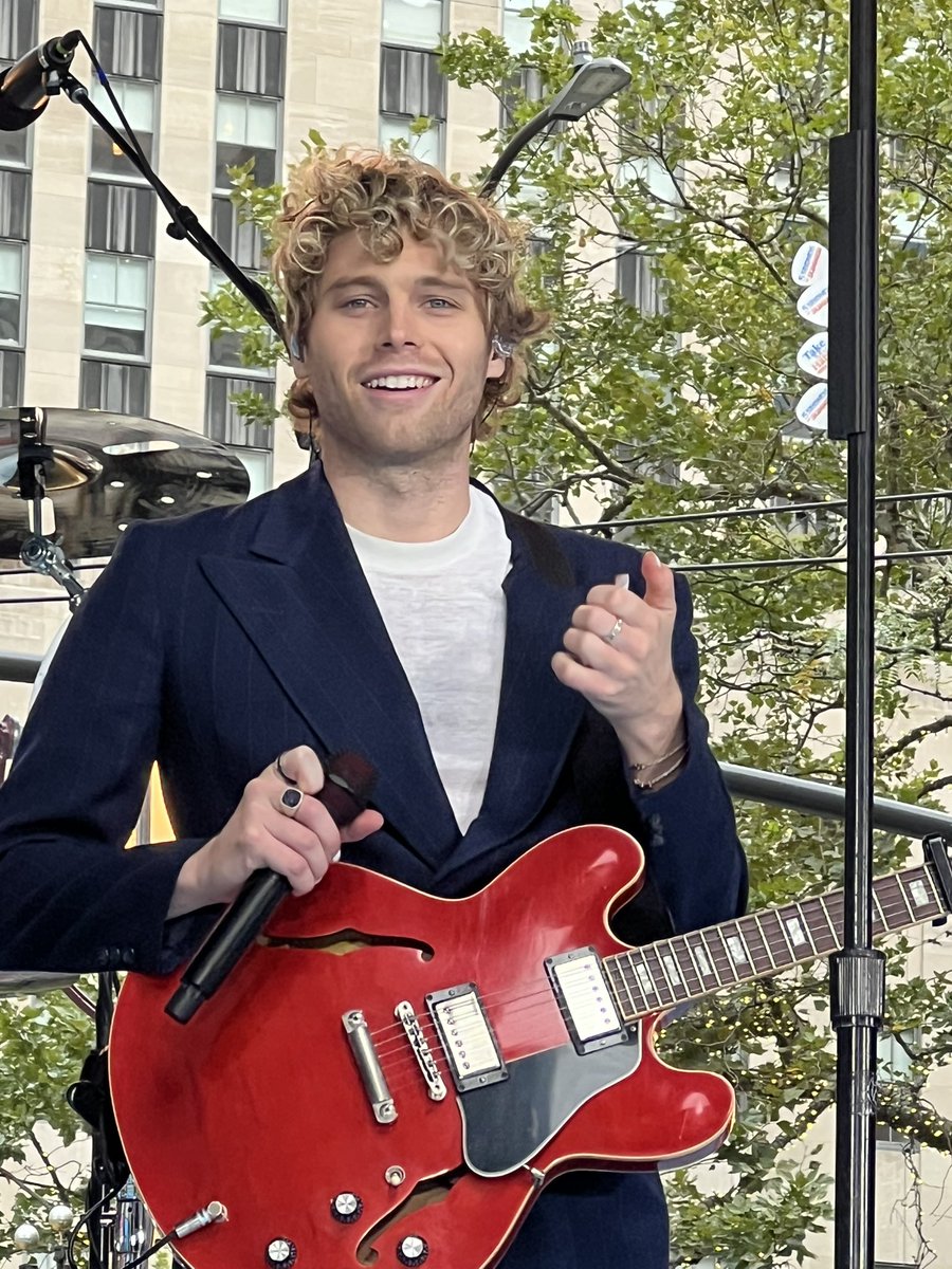 maria 🎰 tweet media