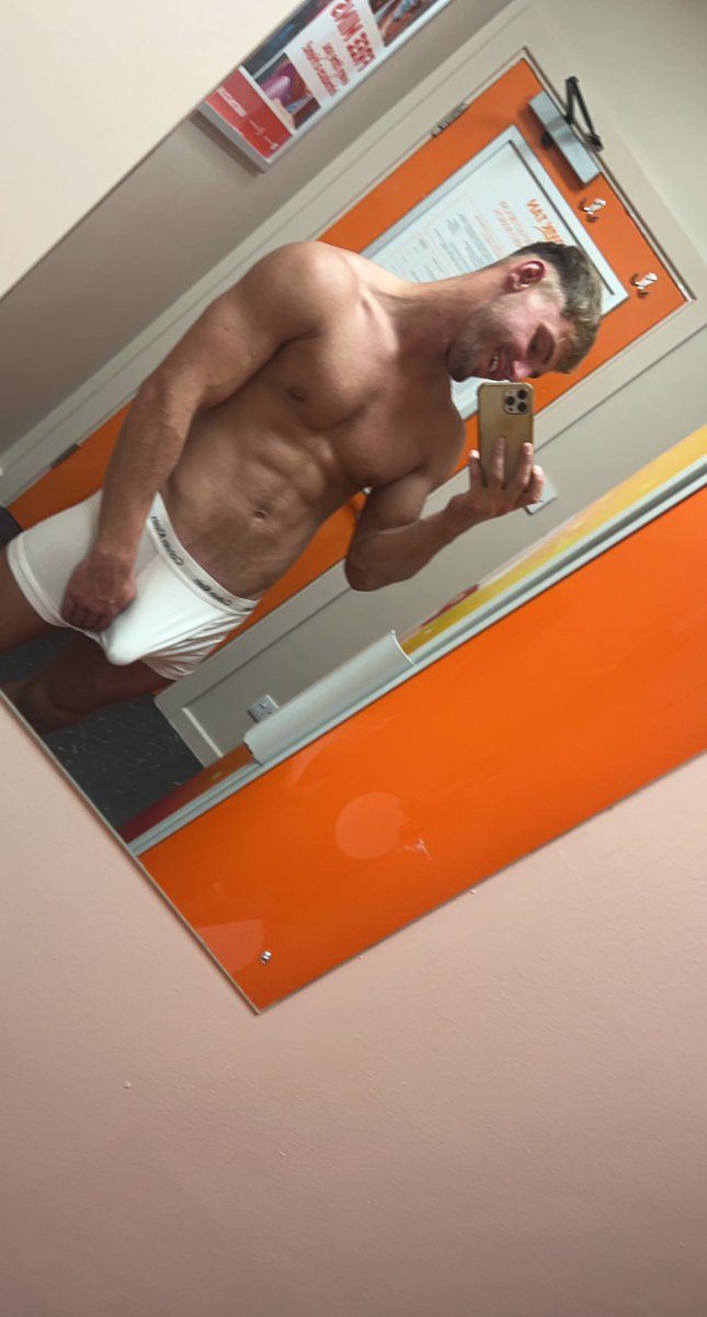 camerondade1's tweet photo. After a few days of Twitter stopping me logging in I’m finally back 😈 https://t.co/732rtVN2X6