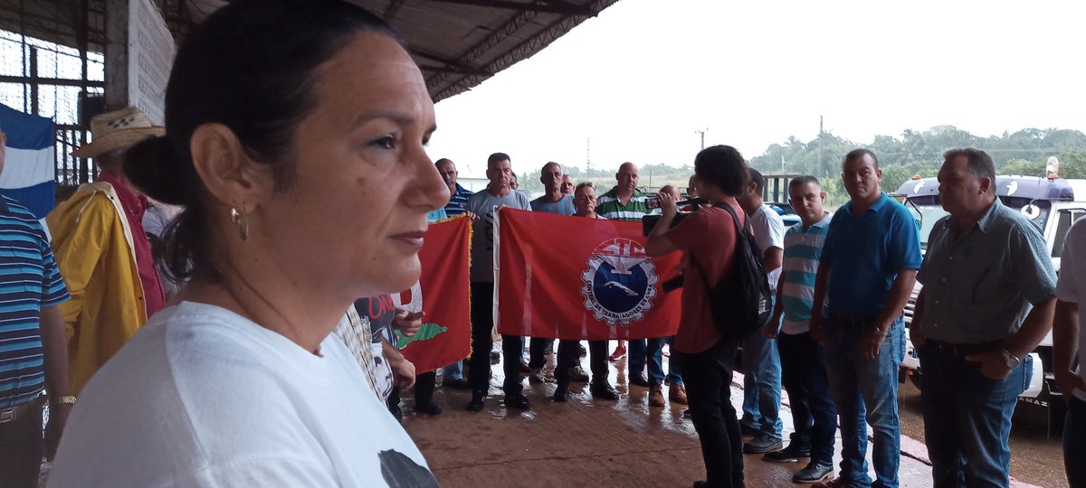 ChapleImbert's tweet photo. Solidaridad, amor y compromiso #FuerzaPinar #Matanzas #CubaVive #ANAP @SuselyMorfaG @RamonGomezMedi4 @FEEM_Matancera @AlfonsoYohanka @Yosiel1988 @NormaLlerenaPr1 @gpppmatanzas https://t.co/wzWpy75GNj