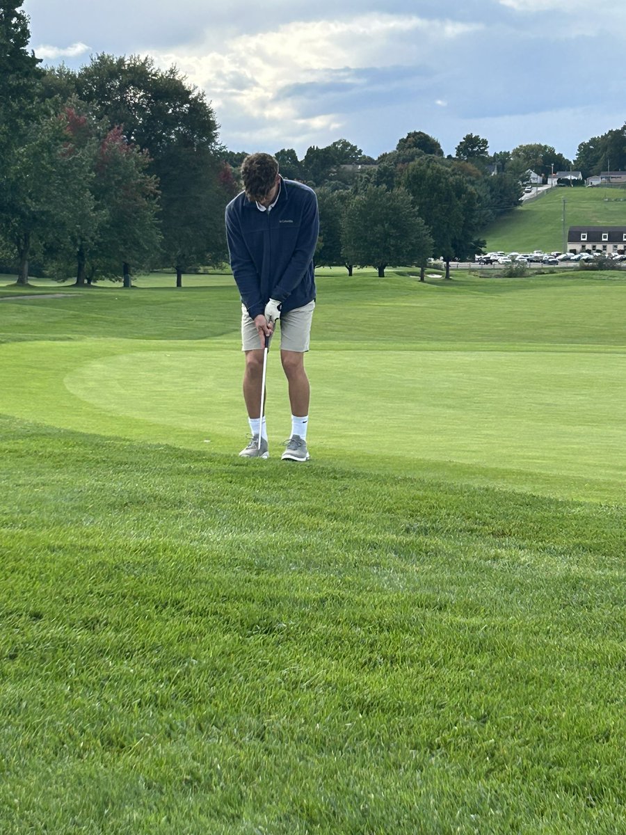 THSGabe's tweet photo. The five seniors celebrated were Caleb Fairhurst, Drew Dalton, Ty Kester, Matt Heigelmann, and Will Gergely. @tcstweets1 @jsheadrick @thstale https://t.co/L0TZ2MMvvm