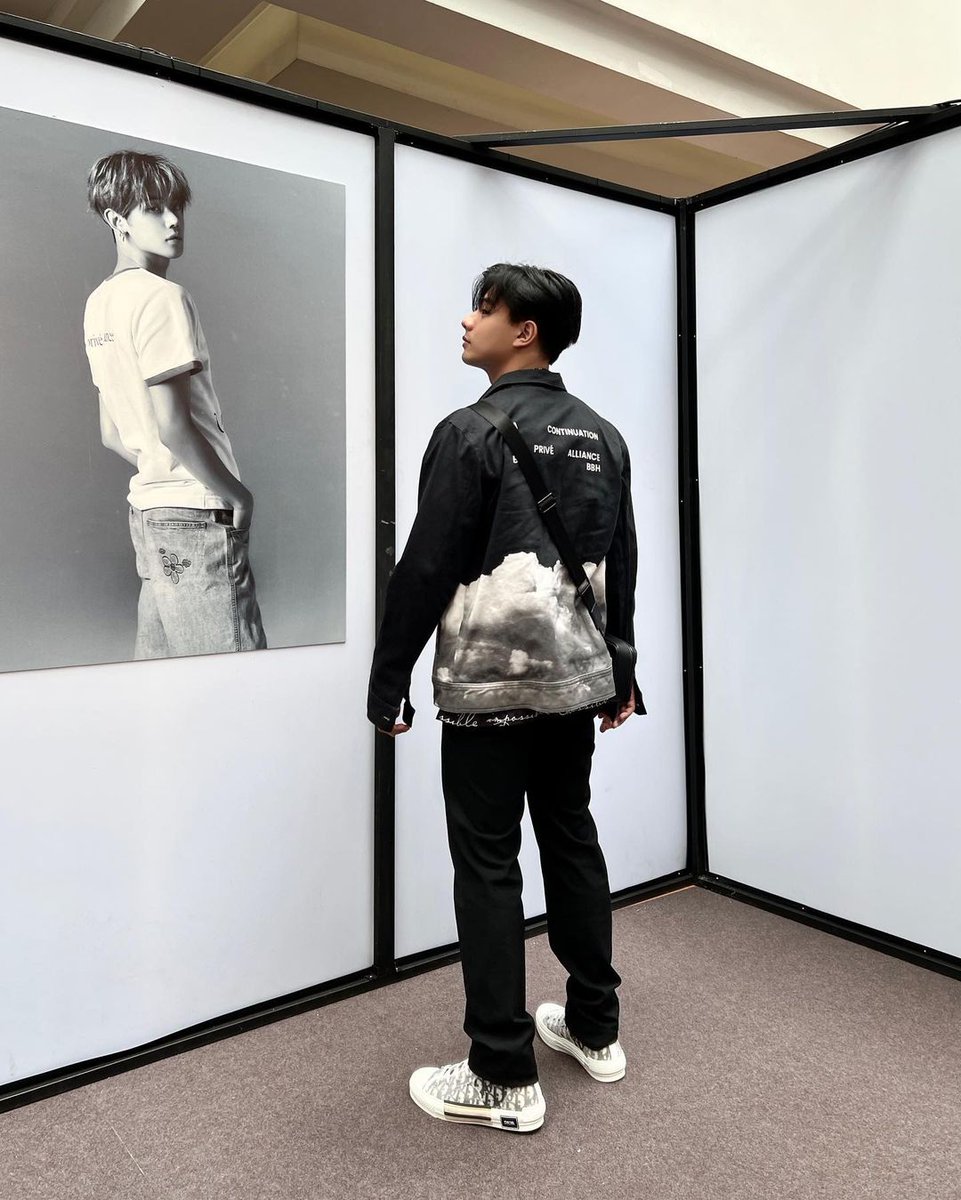 BgyoBrasil's tweet photo. @BGYO_JL atualizou seu instagram com essas fotos. #bgyoxhmthebaddestandthelight #BGYOxHM #HMxBGYO #bgyokingsofhmvirtualuniverse #bgyoxhmthebaddesthoodie #BGYOAtPrivéAlliancePopUp https://t.co/GAICbBkUnz