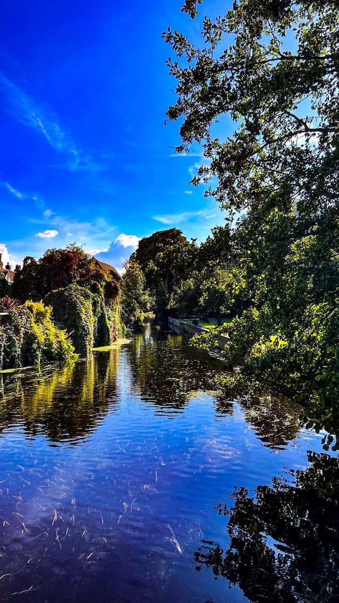 CanterburyGhost's tweet photo. The countryside around Canterbury and it’s villages is stunning this time of year. #TheStour #Littlebourne #Patrixbourne #CANTERBURY #BlueSkies https://t.co/na1veV7eXK