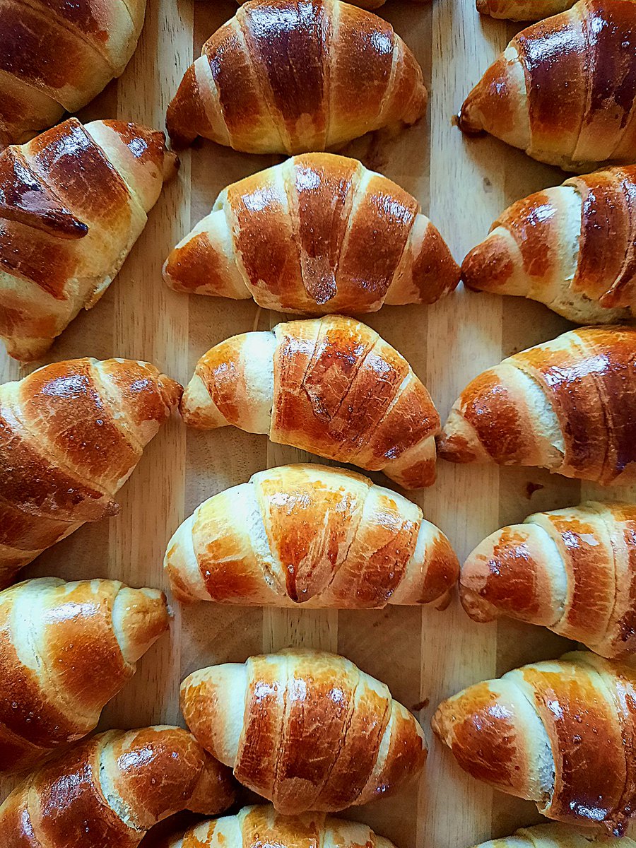 leas_bakery's tweet photo. 🥐😋😋 who wants some? https://t.co/XjJKqW5NbG
