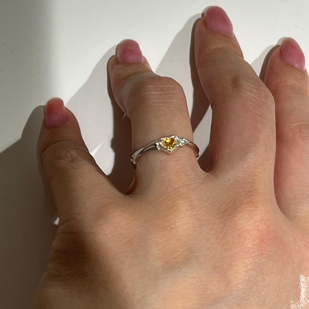 LANIEJVELA's tweet photo. bone HEART stone ring silver925 受注は9月中です✨️🦴💎 https://t.co/DTvdWhzVGc  #Whitetopaz #bluetopaz #Citrine #rhodolitegarnet  #Peridot #bone #bonering #lanie #laniejvela https://t.co/KOSJBwIuNX