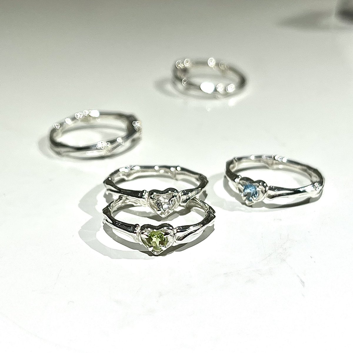 LANIEJVELA's tweet photo. bone HEART stone ring silver925 受注は9月中です✨️🦴💎 https://t.co/DTvdWhzVGc  #Whitetopaz #bluetopaz #Citrine #rhodolitegarnet  #Peridot #bone #bonering #lanie #laniejvela https://t.co/KOSJBwIuNX