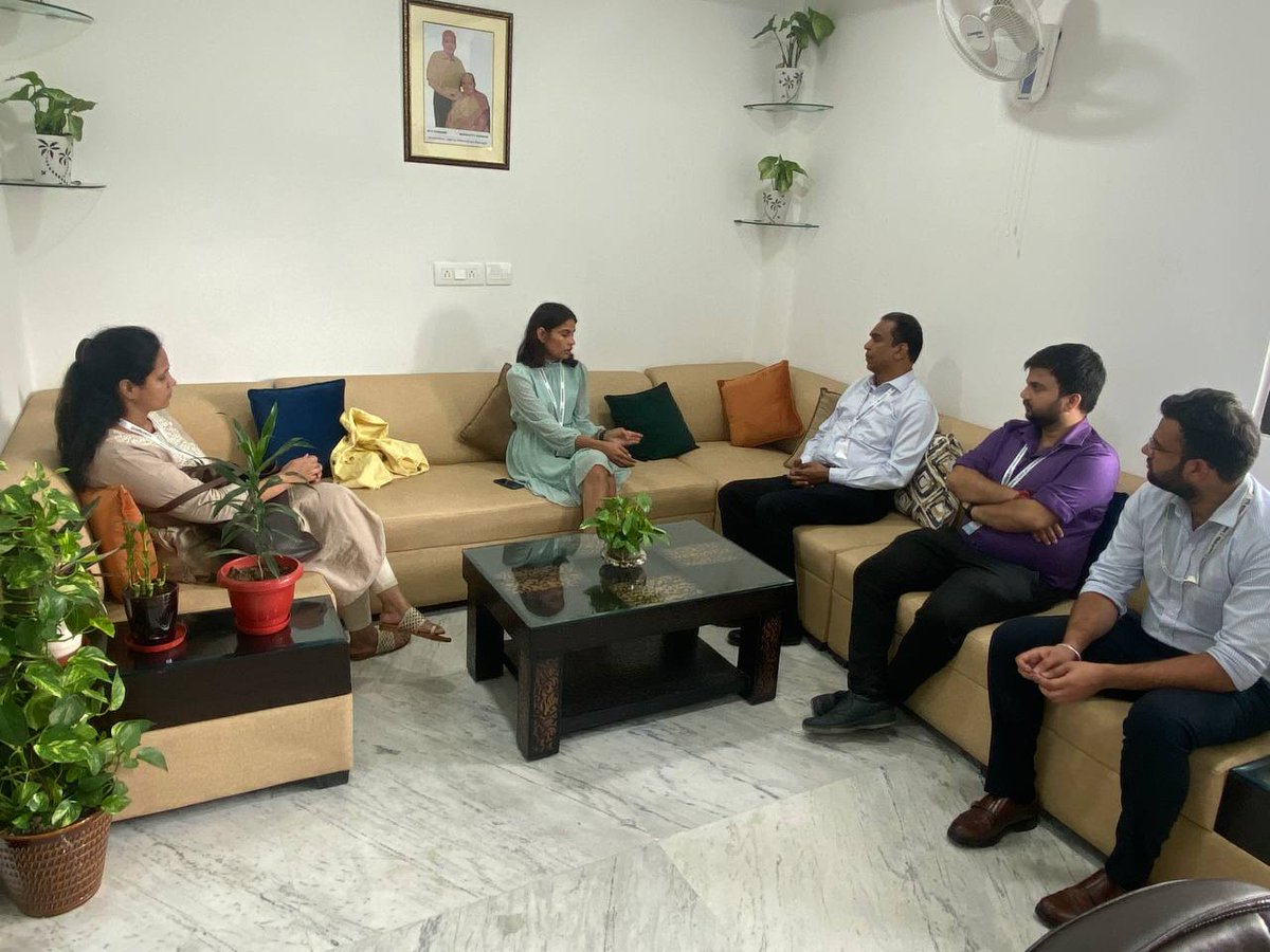 kjkrishimedia's tweet photo. TIME FOR AGROWAVE! When you have an entrepreneur, who started her journey from a village and made it to IIT, you know sooner or later, this will become a name to reckon with, in times to come.
#IIT #agrowave #krishijagran #agriculture #digitalmedia #socialmedia #farmers https://t.co/pL3Er1fHFW