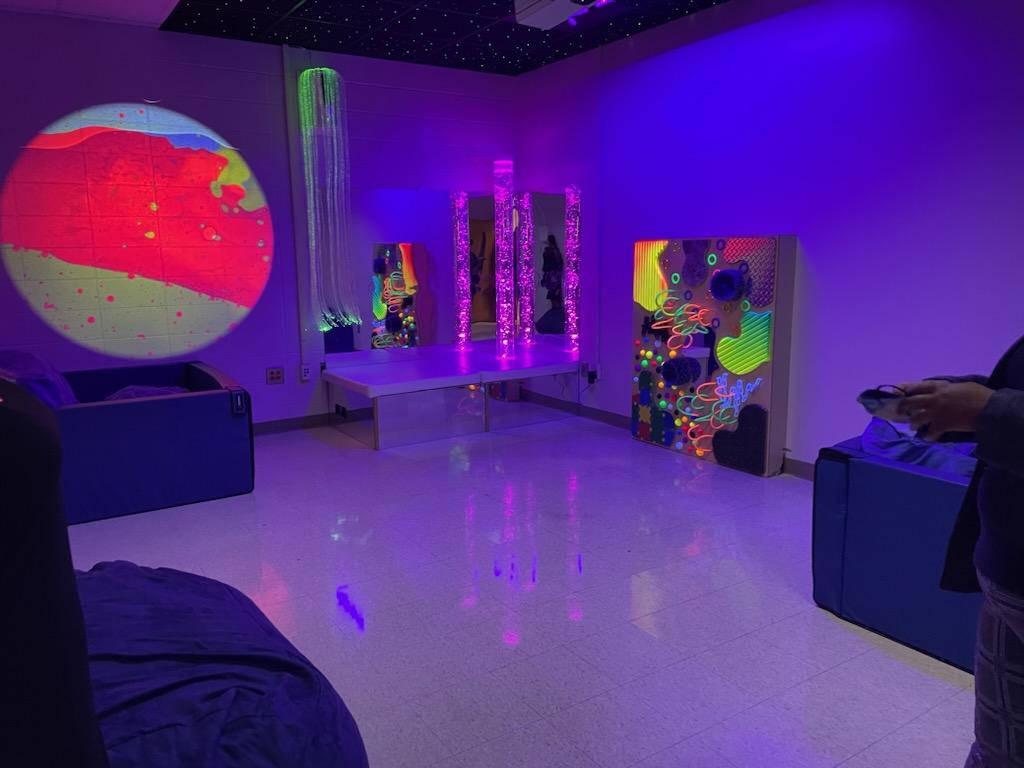 HallRRG's tweet photo. Today we are at SSIP at Howard Middle and visiting their brand new sensory room! Great things are happening in Bibb! #Built2Bibb #Built2Grow @mogorman_bcsd @mellor_jennifer @HallRRG @AreeByrd  @hmsmacon https://t.co/sYB7ssgEXC