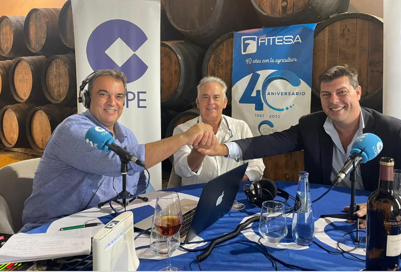 FITESA_Agro's tweet photo. #infoFITESA

🎉👏🏻 ¡En FITESA cumplimos 40 años!

📻👨🏻‍💼 No te pierdas la entrevista a @FitesaUrbano y Francisco Núñez, en la que podréis descubrir todos los detalles de nuestra #empresa durante estos 40 años.

🔗 https://t.co/uwBJJLdyxP - @COPE https://t.co/n5SoFMtif8