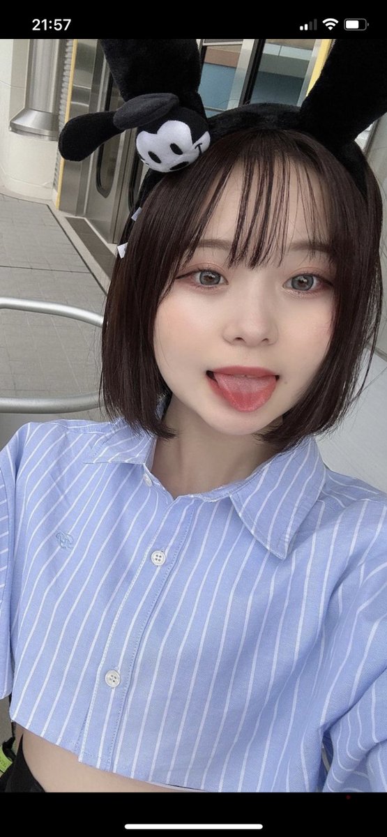 SAMPLINGggggg's tweet photo. 腹だしベロ出しは誘ってる https://t.co/NhY9vZM5wp